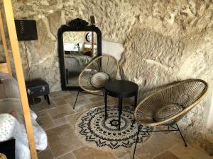 B&B / Chambres d'hotes Nuit insolite avec jacuzzi privatif et piscine : photos des chambres