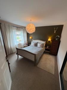 Fairfield Large 4 Bed Log Fire