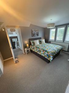 Fairfield Large 4 Bed Log Fire