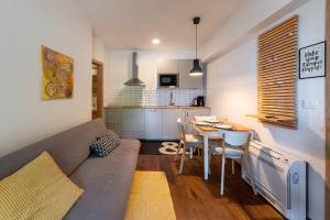 Apartments next to the beach - INRIKA