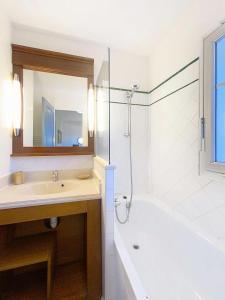 Résidence Lacanau Les Pins - Maison tout confort pour 6 personnes dans résidence de tourisme familiale avec piscine MAE-0923