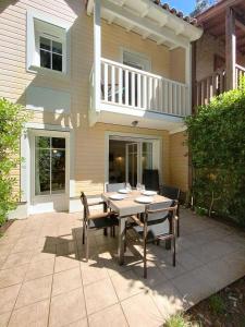 Résidence Lacanau Les Pins - Maison tout confort pour 6 personnes dans résidence de tourisme familiale avec piscine MAE-0923