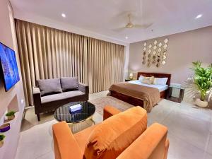 Luxe heaven Heights 15th Patio