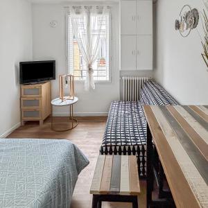 Appartements Studio cosy renove, proche metro & Stade de France : Studio Familial