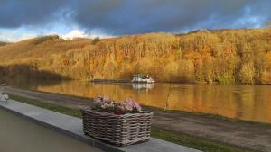 la maison blanche a Hermeton sur Meuse