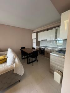 Mountain Meets Sea-Spectacular View in Orikum Apartment