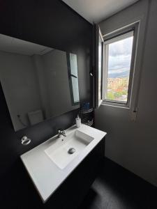 Mountain Meets Sea-Spectacular View in Orikum Apartment