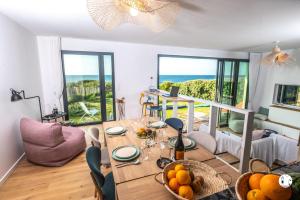 Villa Ponant 5 étoiles à Doëlan, piscine face mer