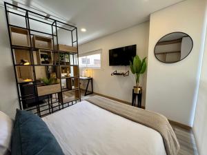 Cozy Loft in 93 park