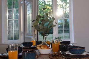 Spacious 3BR House - Near City Centre & St James Park Stadium