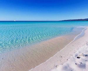 Green Villetta with a pool img16