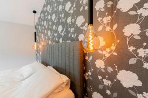 Urban Five #4 - Stylish One-bedroom apartments with Kitchen & Parking