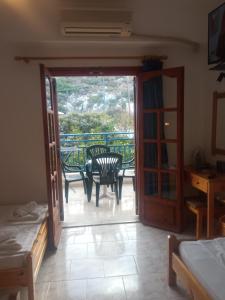 George Studios Stalis