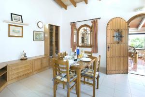 Villa Francisca by Villa Plus