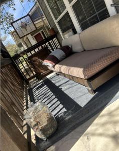 Quaint & Vivacious Home