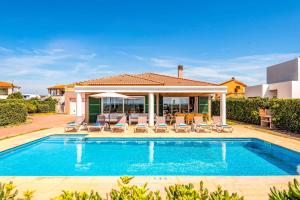 Villa Mediterraneum by Villa Plus