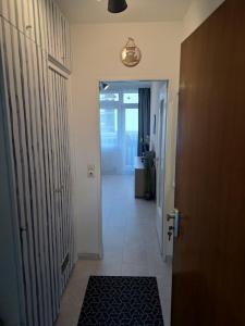 Die Waschbär Höhle mit Pool und Balkon