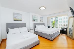 Amazing 2 BR APT at Brickell, Free Parking