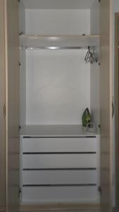 Quarto exclusivo, próximo a Dutra e Vale Sul Shopping em SJCampos-SP