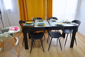 La Pause Franche - Familles et pros, parking, 2 sdb, 9 pers