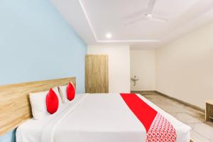 Hotel O R Squre Inn