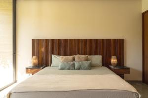 Kan Kin studio beach and shuttle