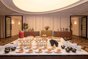 Hotels Renaissance Paris Nobel Tour Eiffel Hotel : photos des chambres