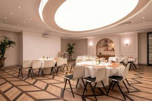 Hotels Renaissance Paris Nobel Tour Eiffel Hotel : photos des chambres