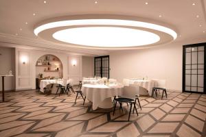 Hotels Renaissance Paris Nobel Tour Eiffel Hotel : photos des chambres