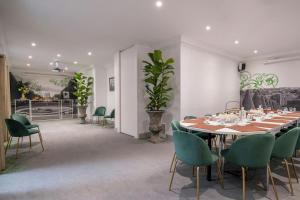 Hotels Renaissance Paris Nobel Tour Eiffel Hotel : photos des chambres