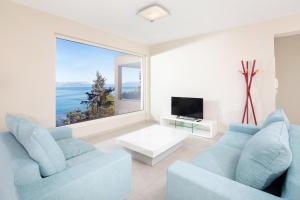 Verde Azur by Vintage Travel