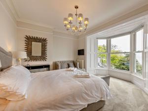 3 Bed in Aberdovey DY029