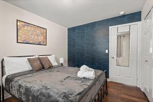 NYC Inspired Living 25 Mins to Manhattan with Parking, Washer Dryer Combo, and More