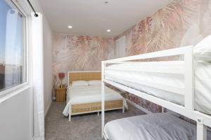 SD Lux Oasis: Theatre, Spa, 14Beds, AC, Sleeps 20+