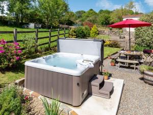 2 Bed in Fowey LTBUZ