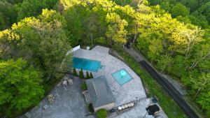 Spacious 3 BR Close to Gatlinburg – 8 Min Drive!