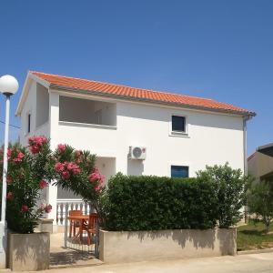 Sun and Sea Apartmani Vir Mali