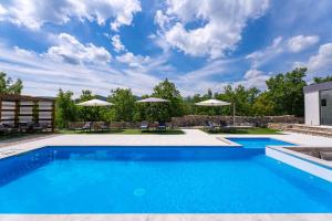 Villa Begovina with a private pool, Hot-Tub, 4 bedrooms