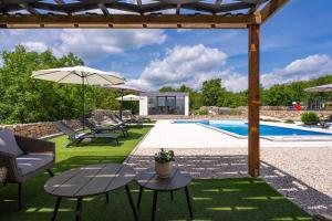 Villa Begovina with a private pool, Hot-Tub, 4 bedrooms
