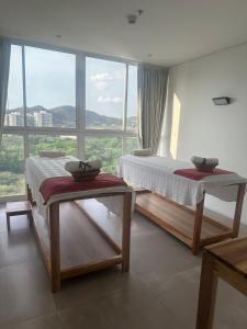 Aparta Suite con jacuzzi y vista al mar