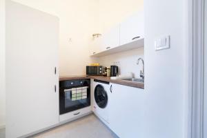 The Grove Hideaway Central 2BR Retreat