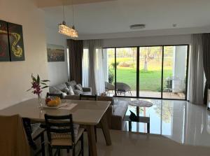 Private apartment at Allamanda II by Lofty