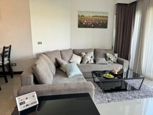 Private apartment at Allamanda II by Lofty