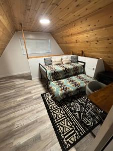 The Honey Bear Cabin Jacuzzi EV Friendly Renovated