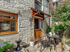 2 bed in Brixham BX020