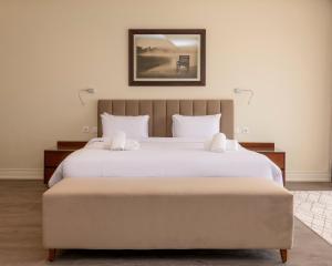 Mirage Residence 2BR at Golf View