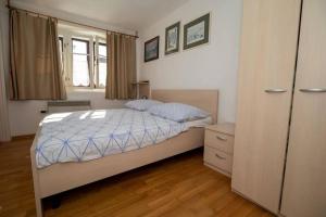 Family-friendly apartments with swimming pool Lic, Gorski kotar - 23685