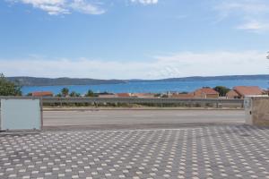 Holiday house with a swimming pool Kastel Gomilica, Kastela - 22042
