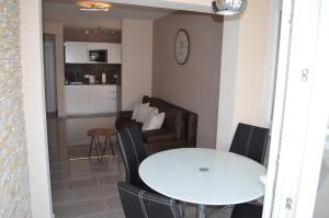 Apartments by the sea Petrcane, Zadar - 3285