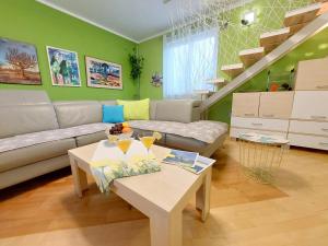 Family-friendly apartments with swimming pool Pula - 24352